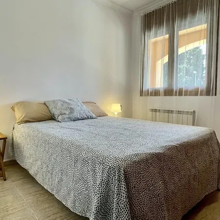 Apartment In L'Escala Near Sandy Beach *