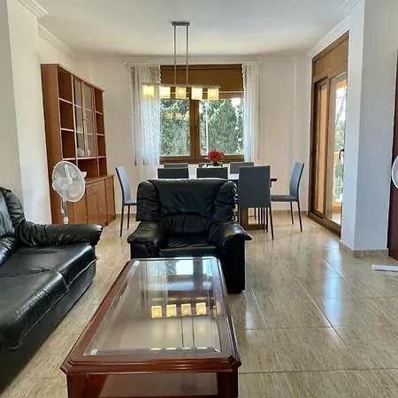 Apartment In L'Escala Near Sandy Beach *