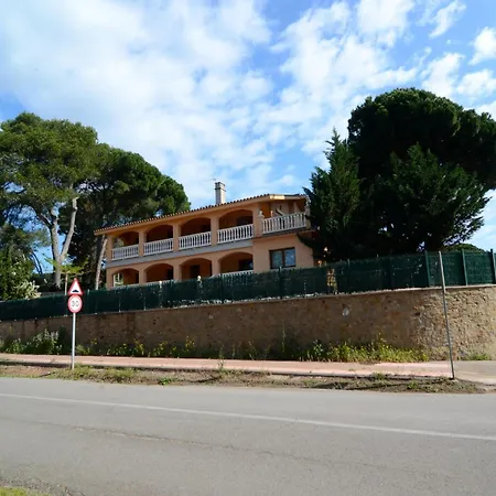 Apartment In L'Escala Near Sandy Beach